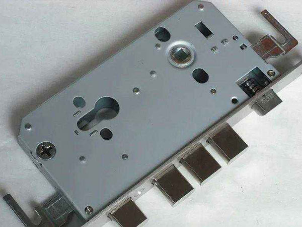 美兰24小时上门开锁公司