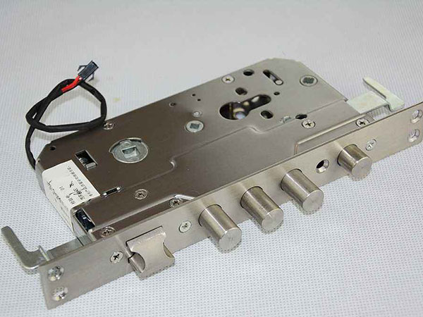 美兰24小时上门开锁公司