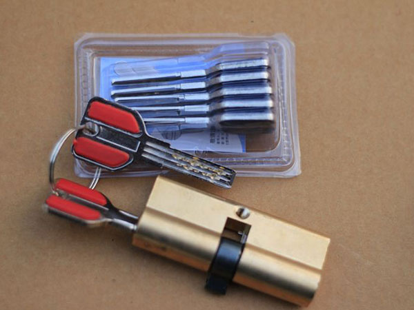 美兰24小时上门开锁公司